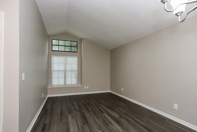 Photo - 12832 Dunhill Dr