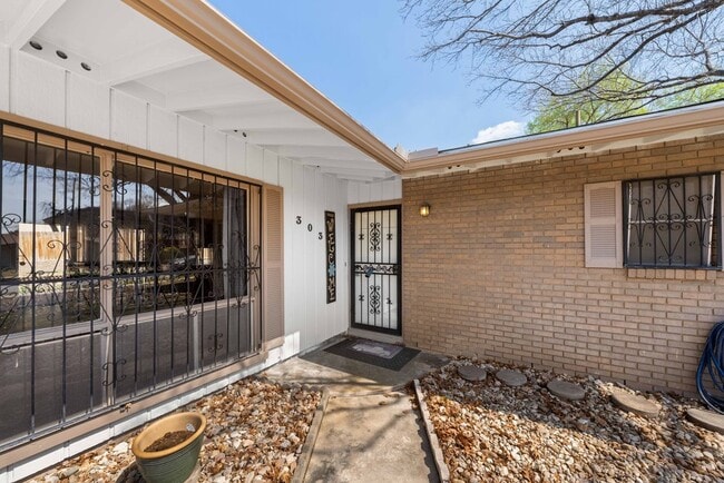 Photo - 303 Marquis Ln