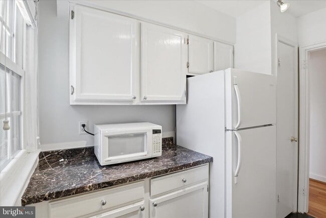 Photo - 1305 S Walter Reed Dr Unidad 201