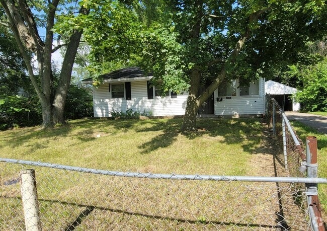 Building Photo - Charming 3-Bedroom Home with Modern Amenities
