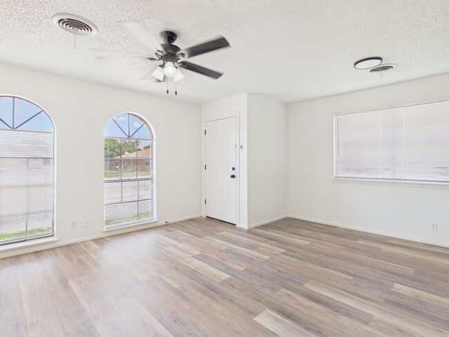 Photo - Cute 2 bed 1 bath you don't want to miss!