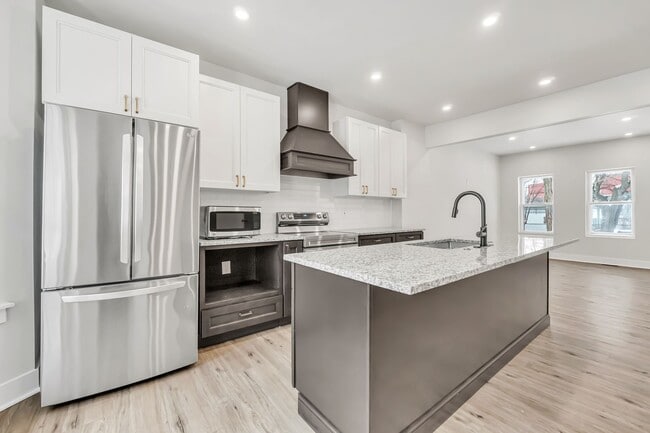 Kitchen - 1655 E 118th St