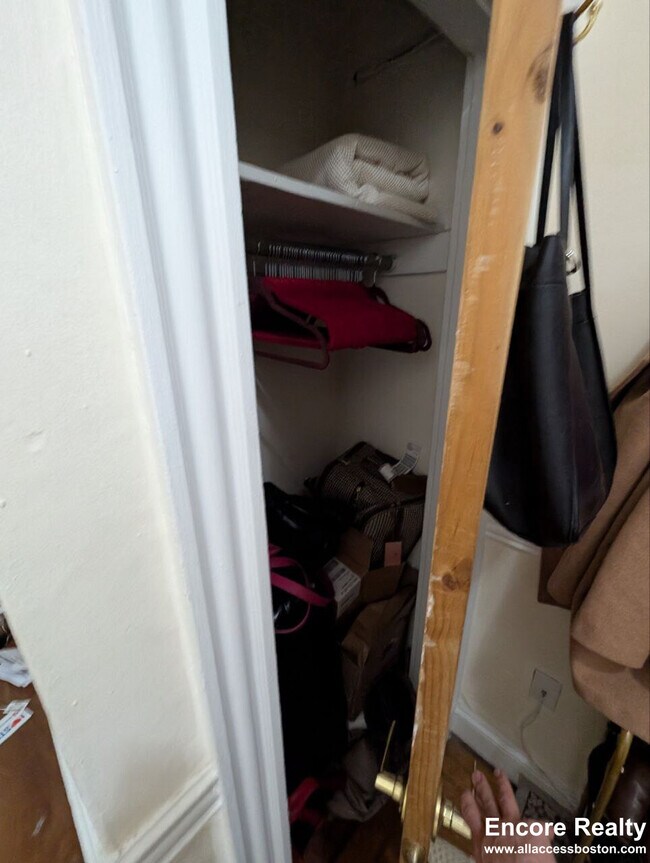 Photo - 364 Riverway Unidad 10