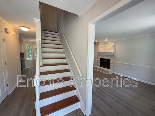 203 Wood Hollow Dr