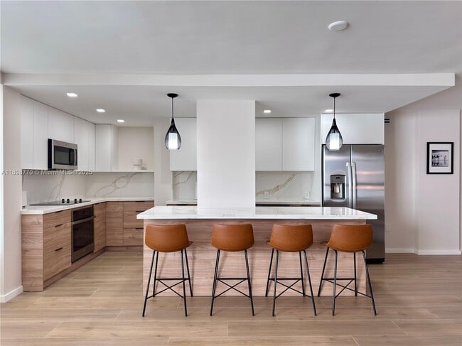 Photo - 10230 Collins Ave Unidad 102
