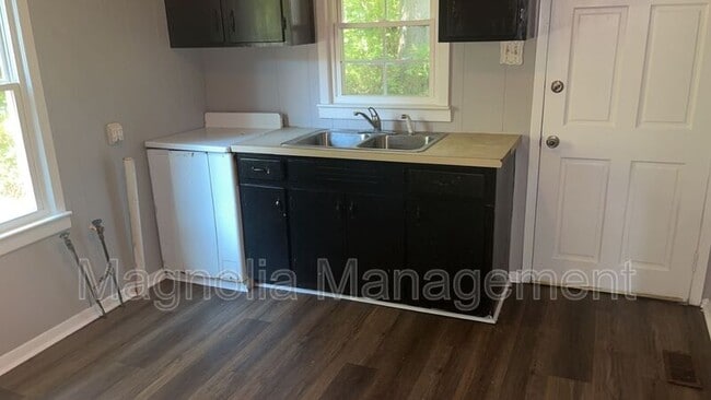 Photo - 1804 Colonial Ave