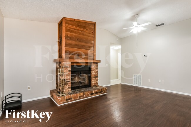 Photo - 111 Wildwood Dr