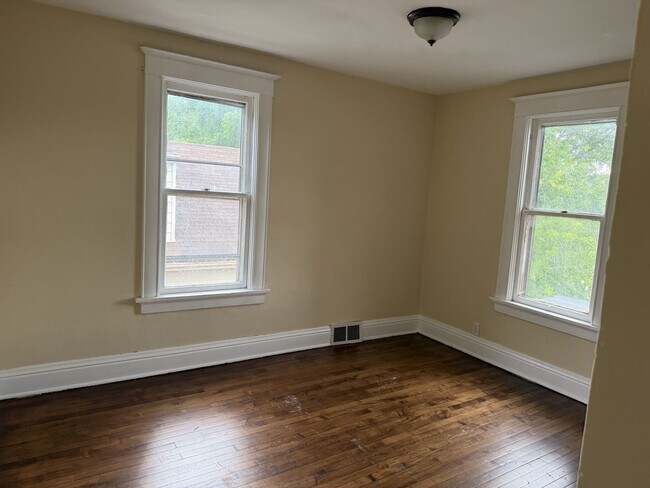 Photo - 2925-2929 W Greenfield Ave Unidad 5929A W Greenfield Ave