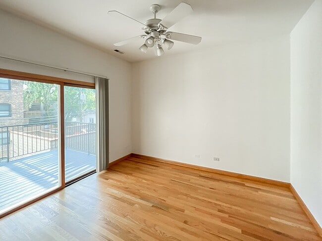 Photo - 1103 W Cornelia Ave Unit 1103-2