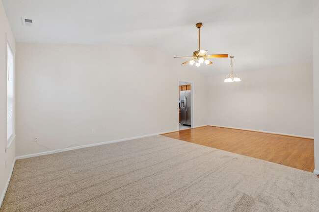 Photo - 101 Stoneham Dr