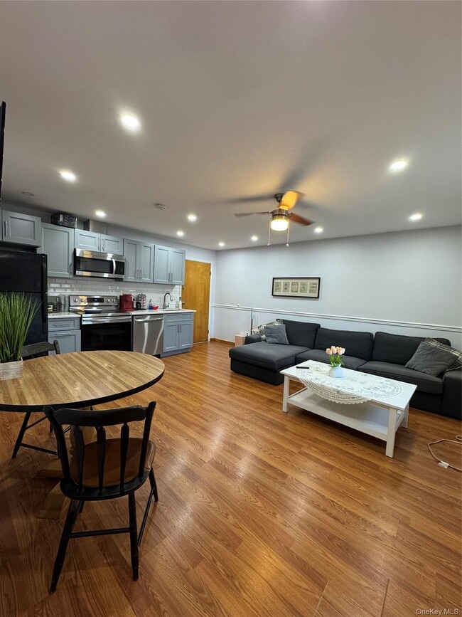 Photo - 287 NY-32 Unit 201