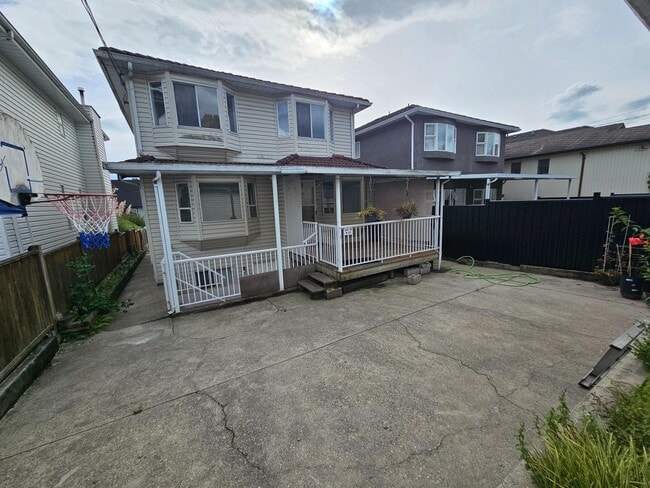 Building Photo - 265 61st Av E