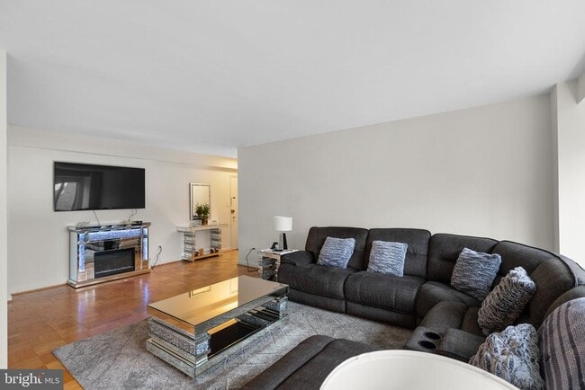 Photo - 4301 Massachusetts Ave NW Unit 7002