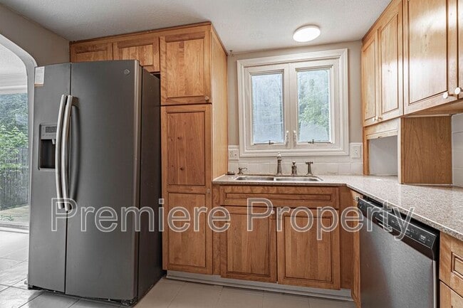 Photo - 7826 Summit St