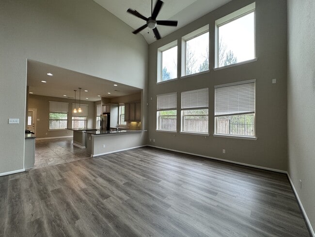 Building Photo - 197 Bloomhill Pl