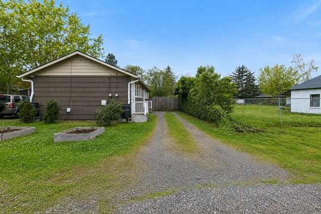 Photo - Calling all Gardeners - Charming 2BR Duplex with Yard & Garden Beds Unit B