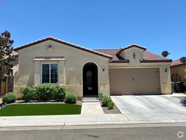 Building Photo - $2,495 Ashlan & Dewolf, 4 Bedrooms - Del D... Rental