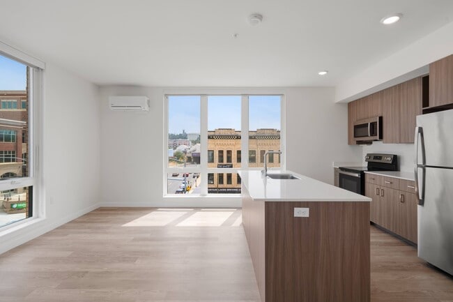 Photo - The Warren Apartments