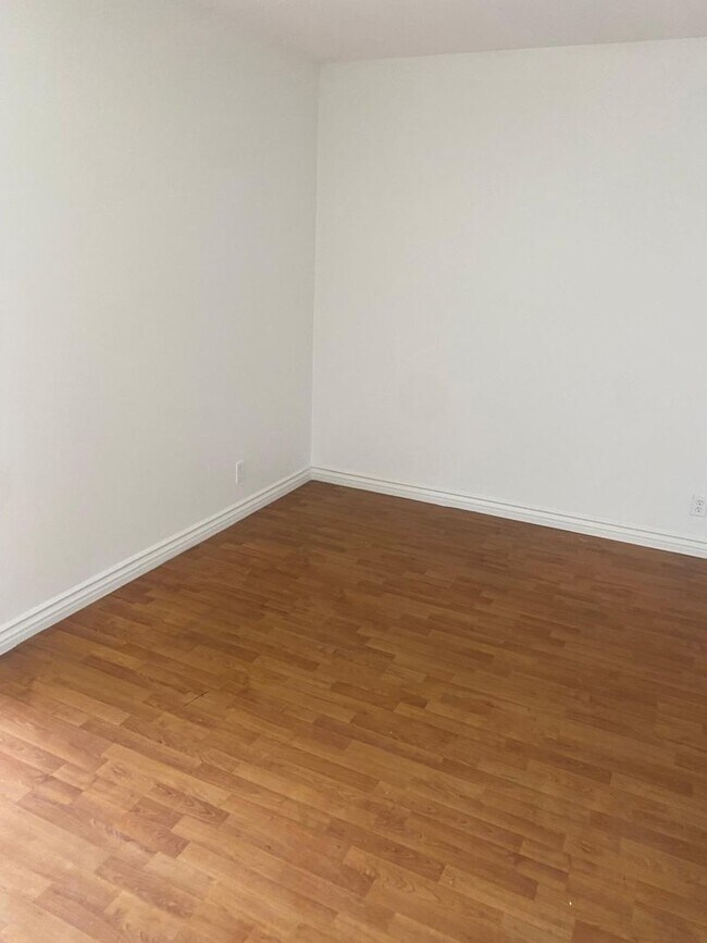 Photo - 1 BE/1 BA Renovated Apartment For Rent!