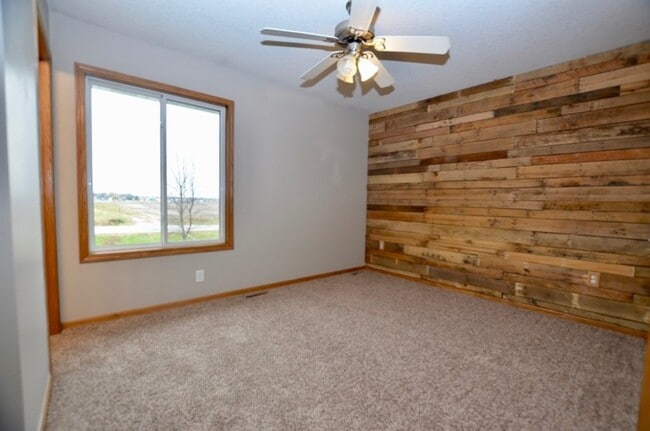 Photo - Lovely Altoona Split-Foyer