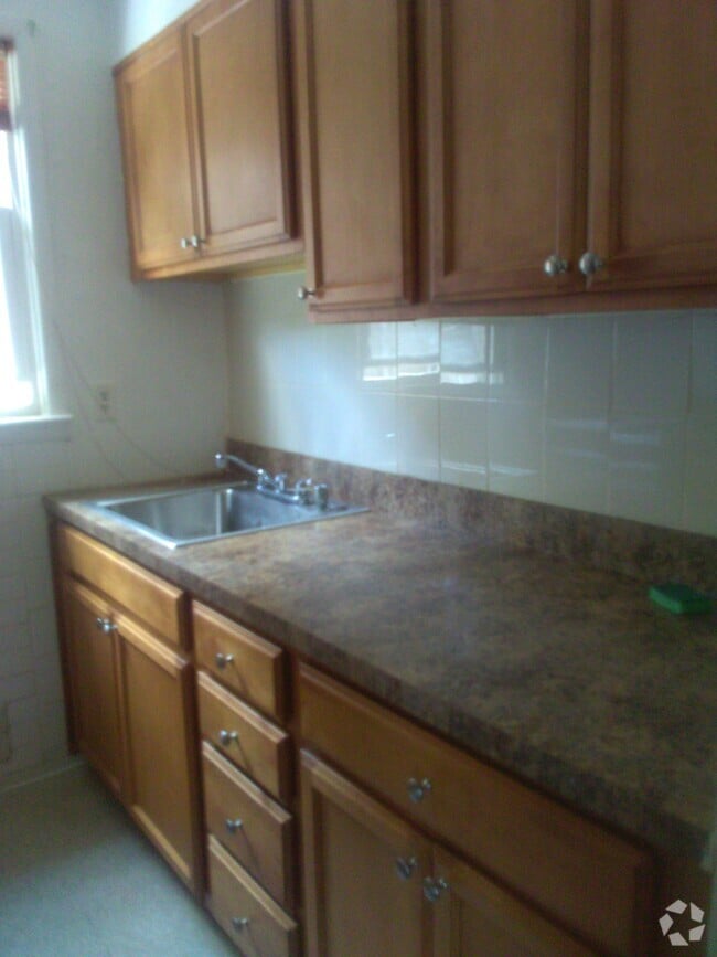 Building Photo - 105 Rustic Pl Rental