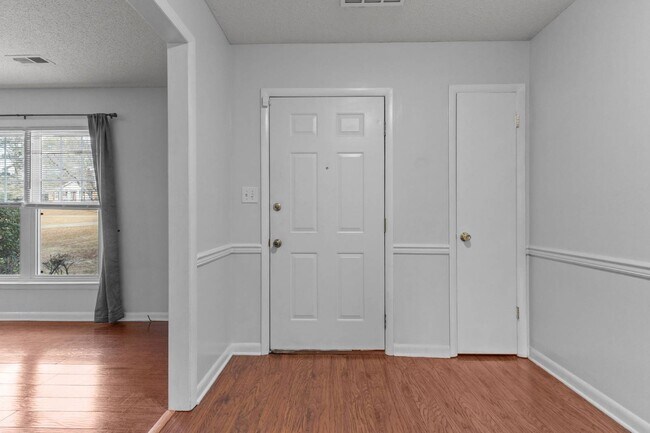 Photo - 6257 Lakehaven Dr