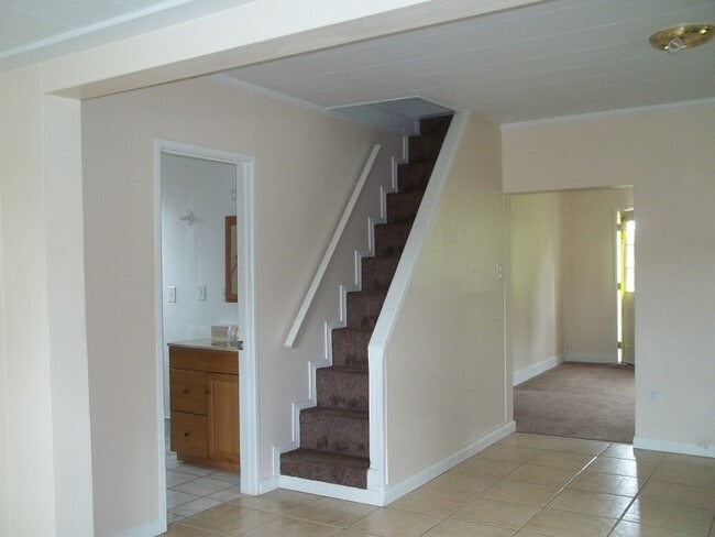 Photo - 927 W Schley St