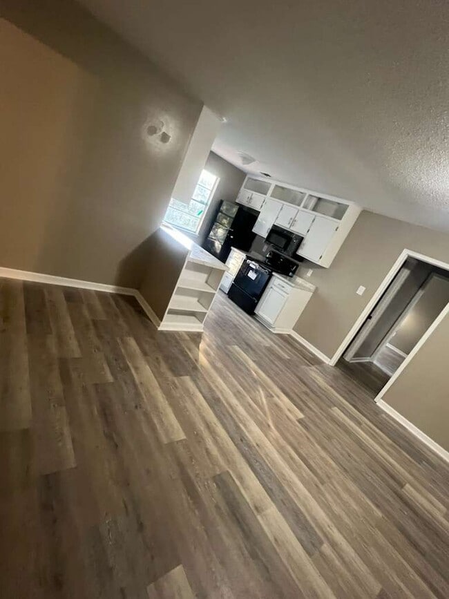 Photo - 10405 Riverbend Cir