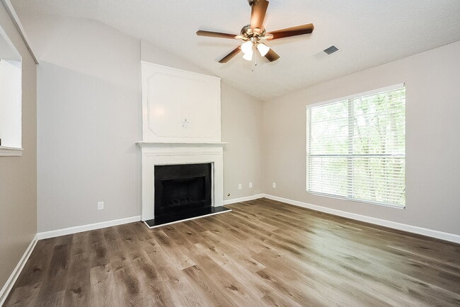 Photo - 3716 Crescent Hill Ln