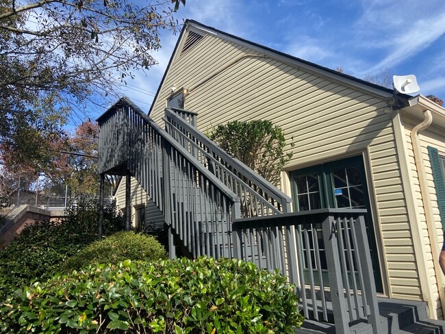 Photo - 3069 Colonial Way Unidad B