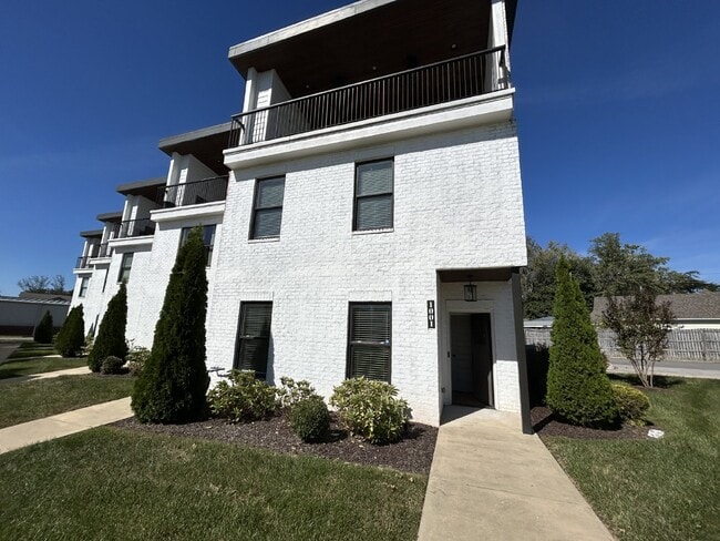 Photo - 3BD 2.5 BA DANSBY DR CONDO AVAILABLE FOR RENT NOW