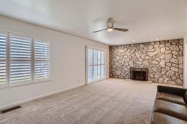 Photo - NICE HOME IN SACRAMENTO!!