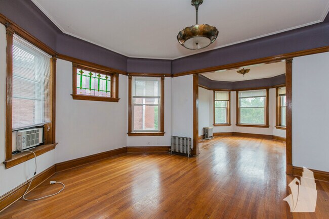Photo - 1210 W Addison St Apartment Unit 3