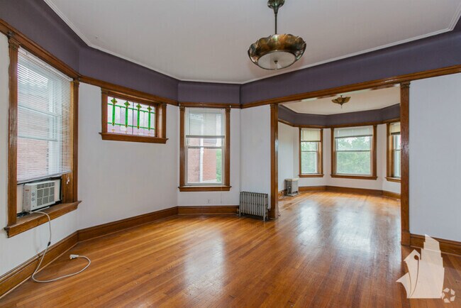 Building Photo - 1210 W Addison St Unit 3 Rental