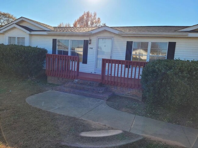Photo - 715 Briar Ridge Way House