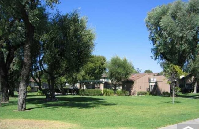 Photo - 5428 Snowood