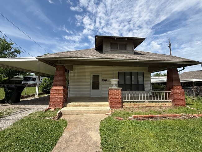 Building Photo - Sapulpa 3 bedroom 2 Bath