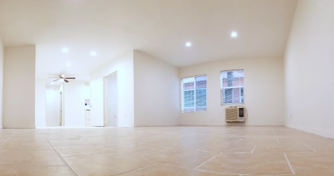 Photo - 8108 Langdon Ave Unit 3