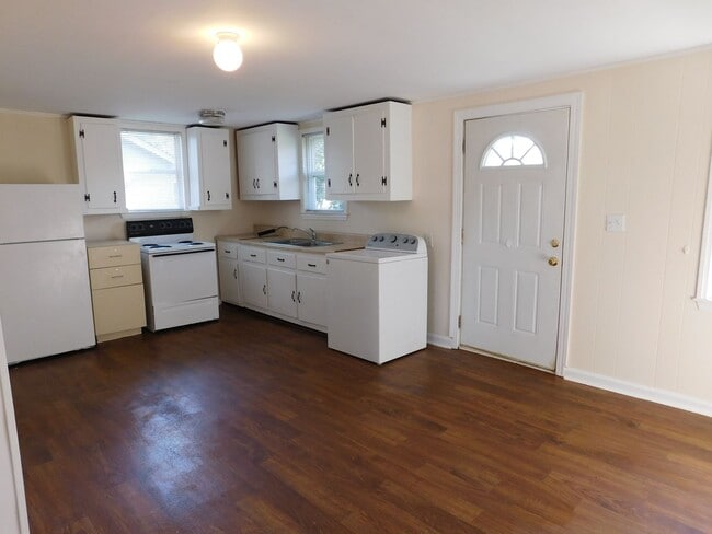 Photo - 2208 1/2 Spencer Avenue