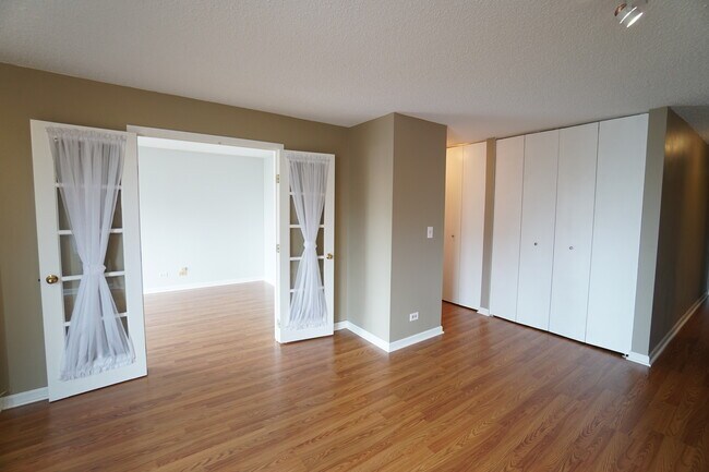 Photo - 1122 N Clark St Unit 1004