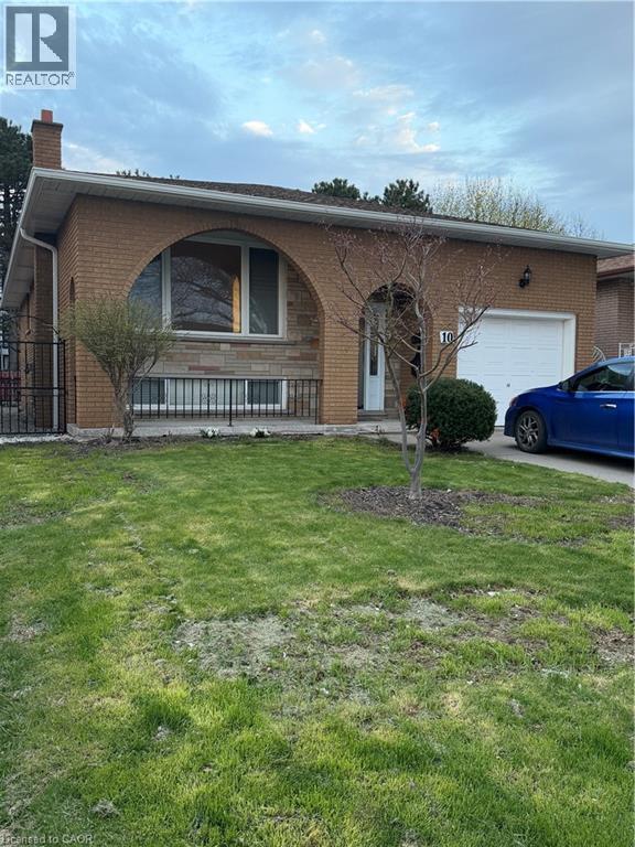 Photo - 10 Fairington Crescent