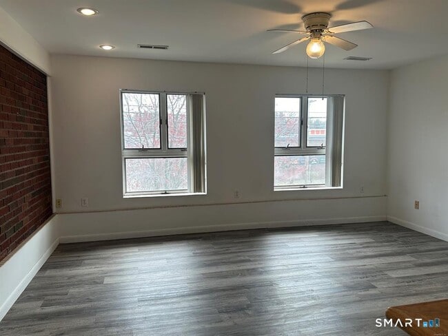 Building Photo - 1334 Dixwell Ave Unit C