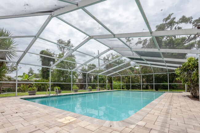 615 Valle Vista Dr