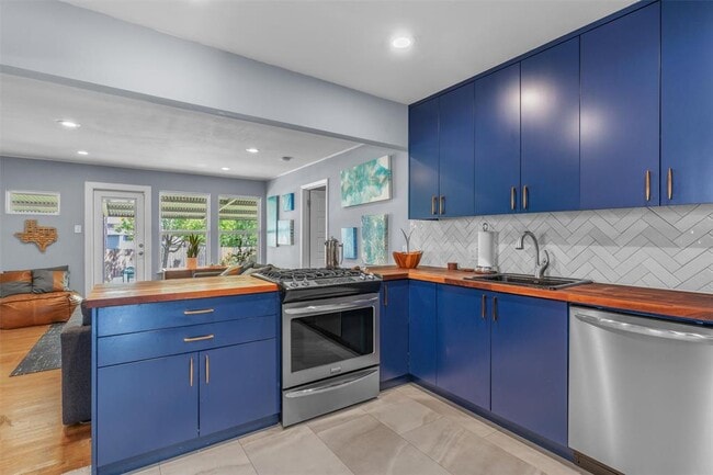 Photo - 8303 Lazy Ln