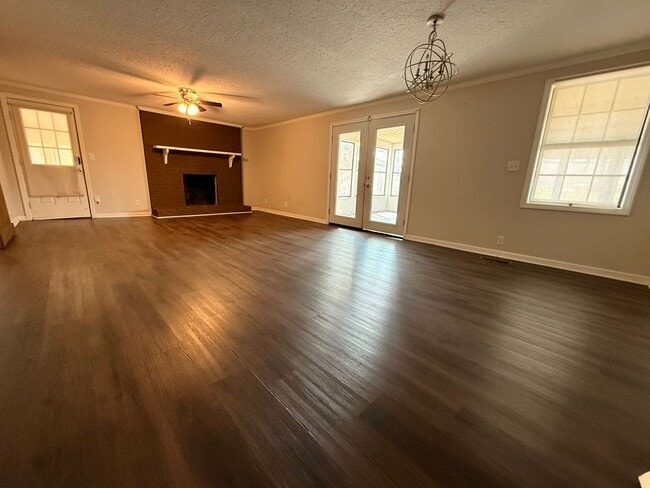 Photo - Beautiful 3 bedroom 2 bath home