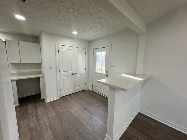 Photo - 11410 Red Hill Rd