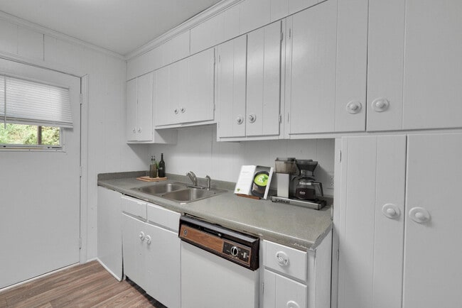 Kicthen - Carrington Woods Apartments