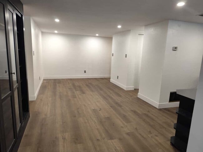 Building Photo - 320 Lakeview St Unit 116