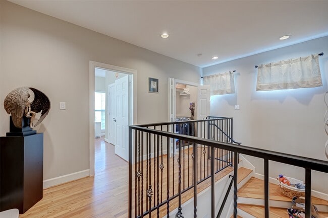 Photo - 410 Fowler St