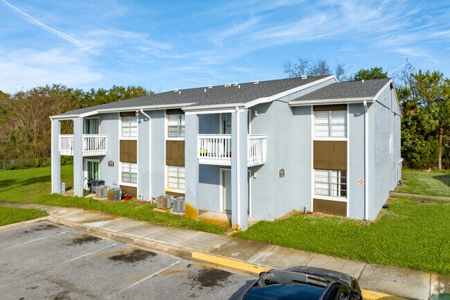 1040 Tree Ln Titusville, FL 32780 - Emerald Place Apartments
